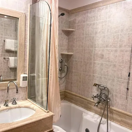 Apartment Near Marco Simone Golf & Rome, Cleaning Included Apartment Rom